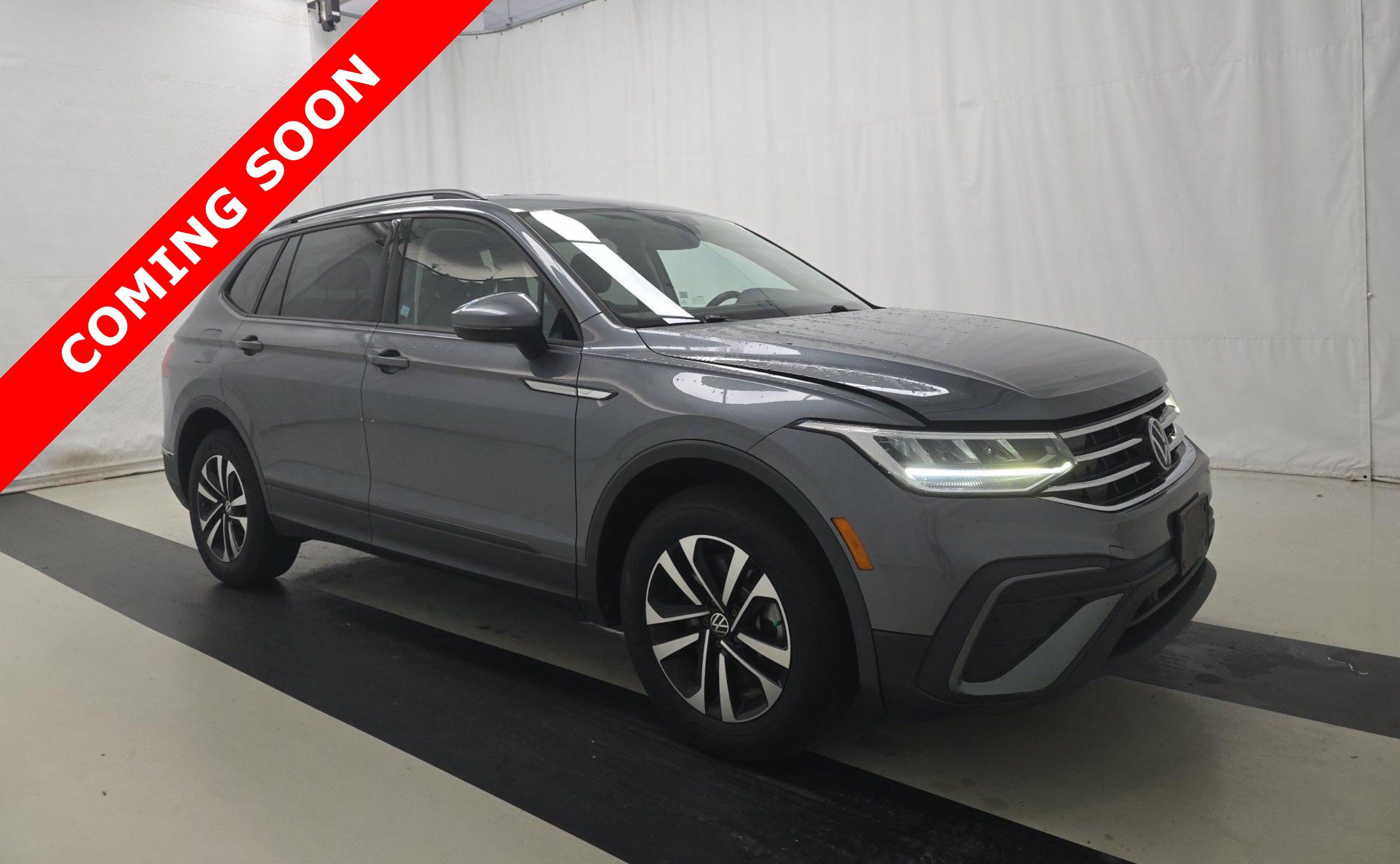 Used 2023 Volkswagen Tiguan S w/ Driver Assistance Package FWD image 3