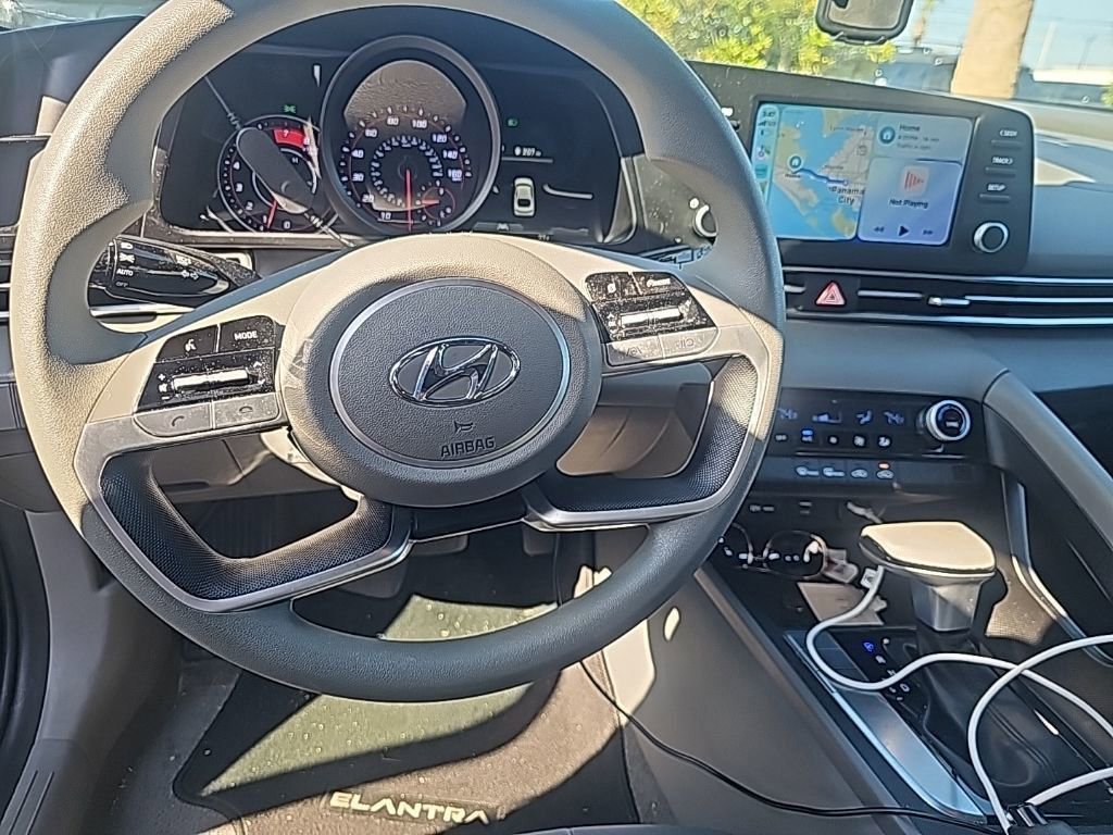 Used 2023 Hyundai Elantra SEL image 15