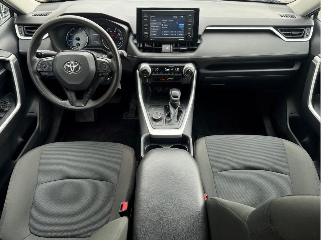Used 2021 Toyota RAV4 LE AWD/4WD image 8