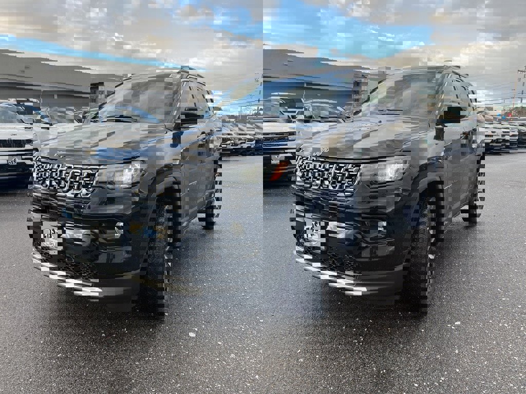 New 2026 Jeep Compass Limited image 3