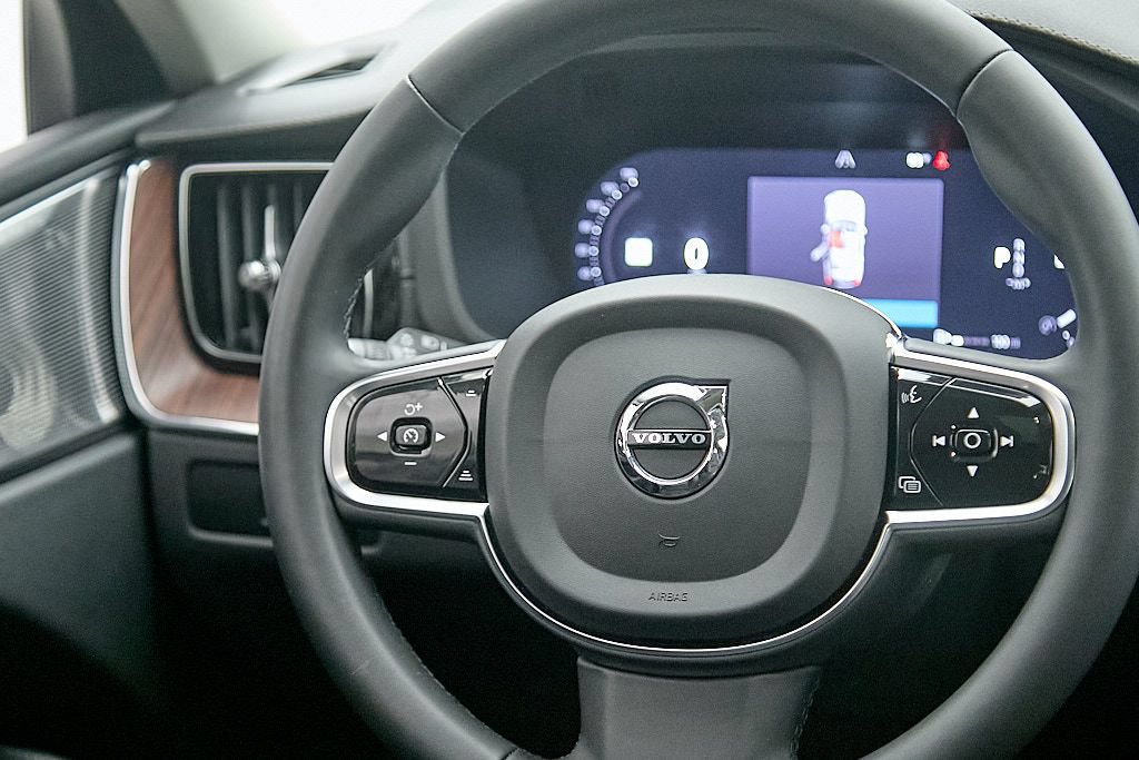 Certified 2024 Volvo XC60 B5 Ultimate w/ Climate Package AWD/4WD image 28