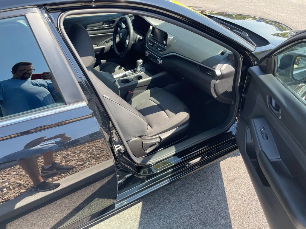 Used 2024 Nissan Altima 2.5 S FWD image 15