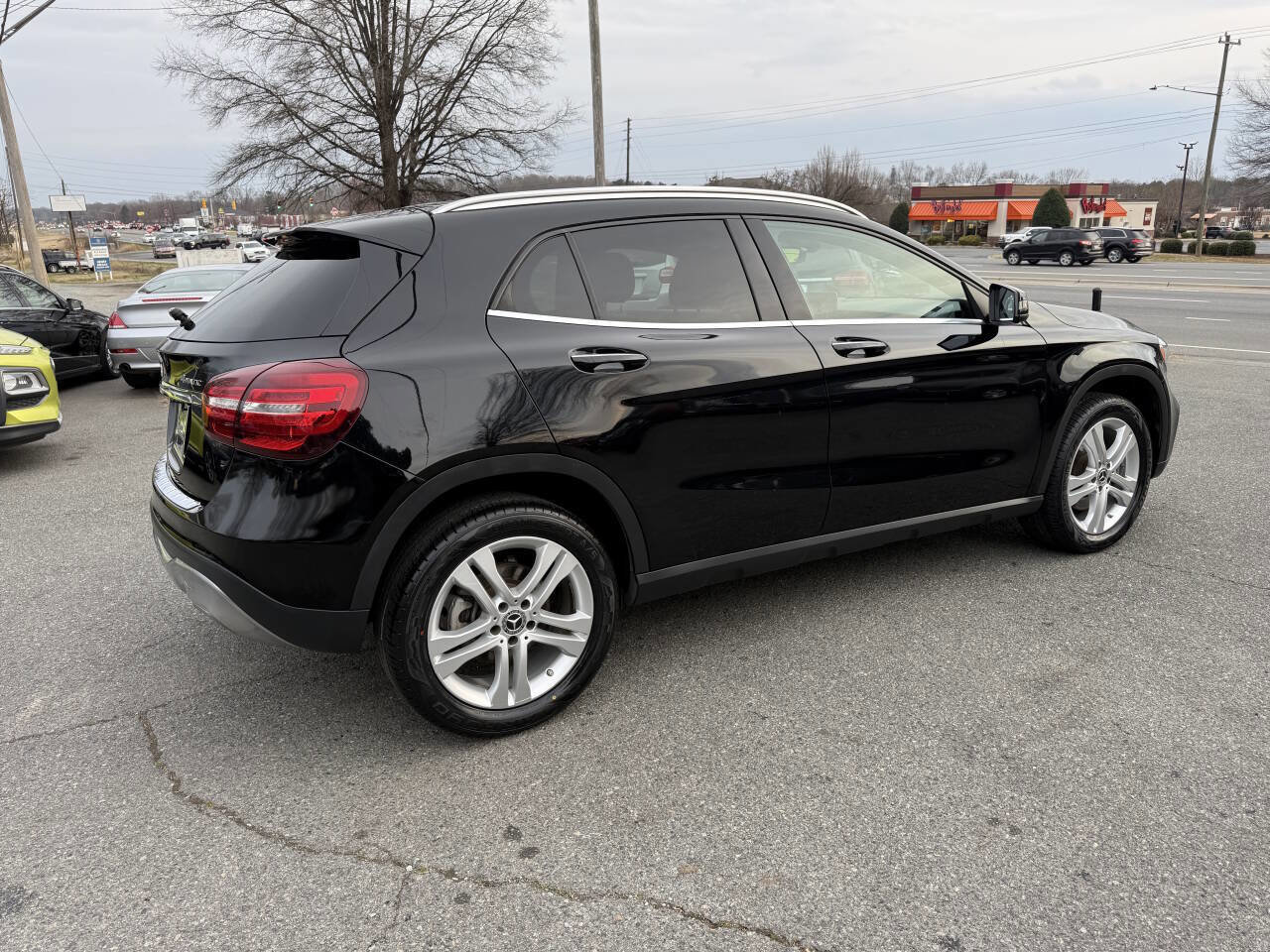 Used 2020 Mercedes-Benz GLA 250 4MATIC image 5