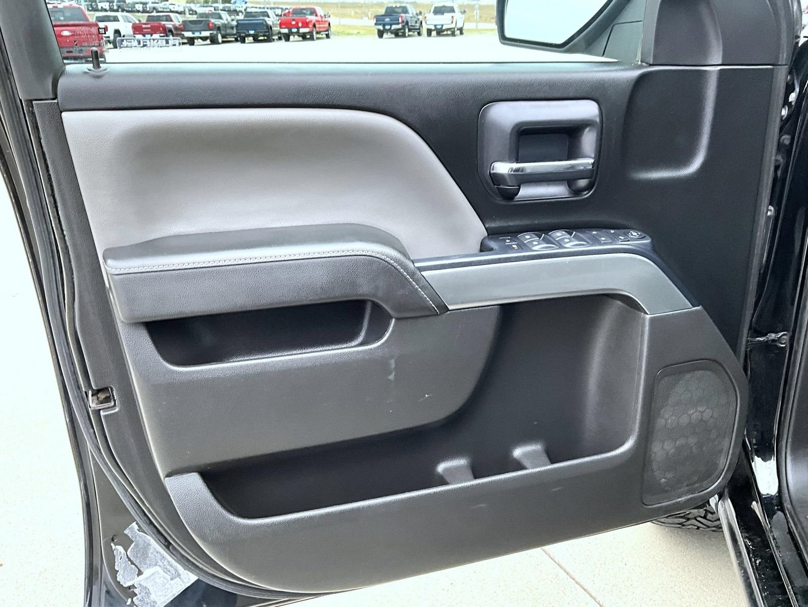 Used 2018 Chevrolet Silverado 1500 LT w/ Trailering Package AWD/4WD image 9