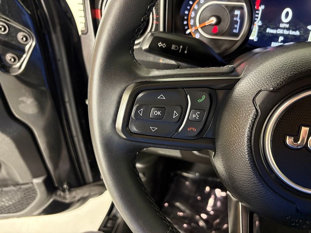 Used 2025 Jeep Wrangler Unlimited Rubicon AWD/4WD image 19
