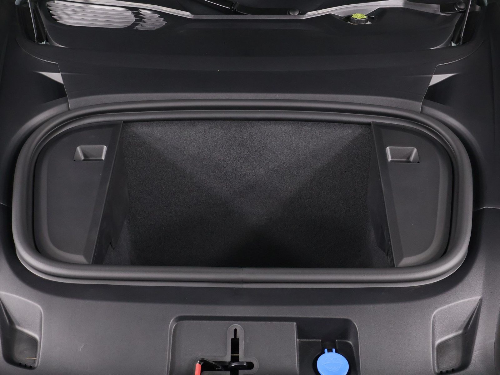 New 2026 Porsche Taycan RWD image 19