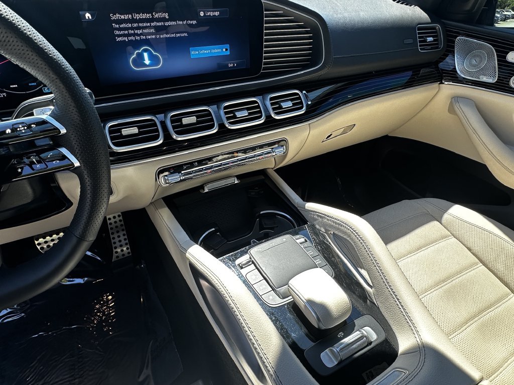 Certified 2024 Mercedes-Benz GLS 450 4MATIC image 31