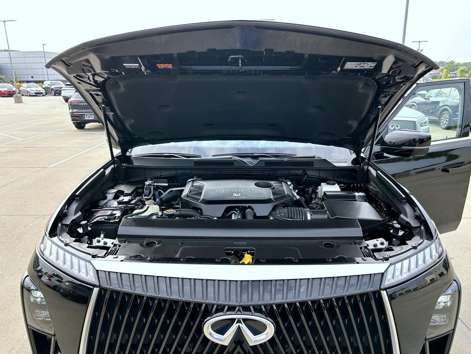 Certified 2025 INFINITI QX80 Pure AWD/4WD image 26