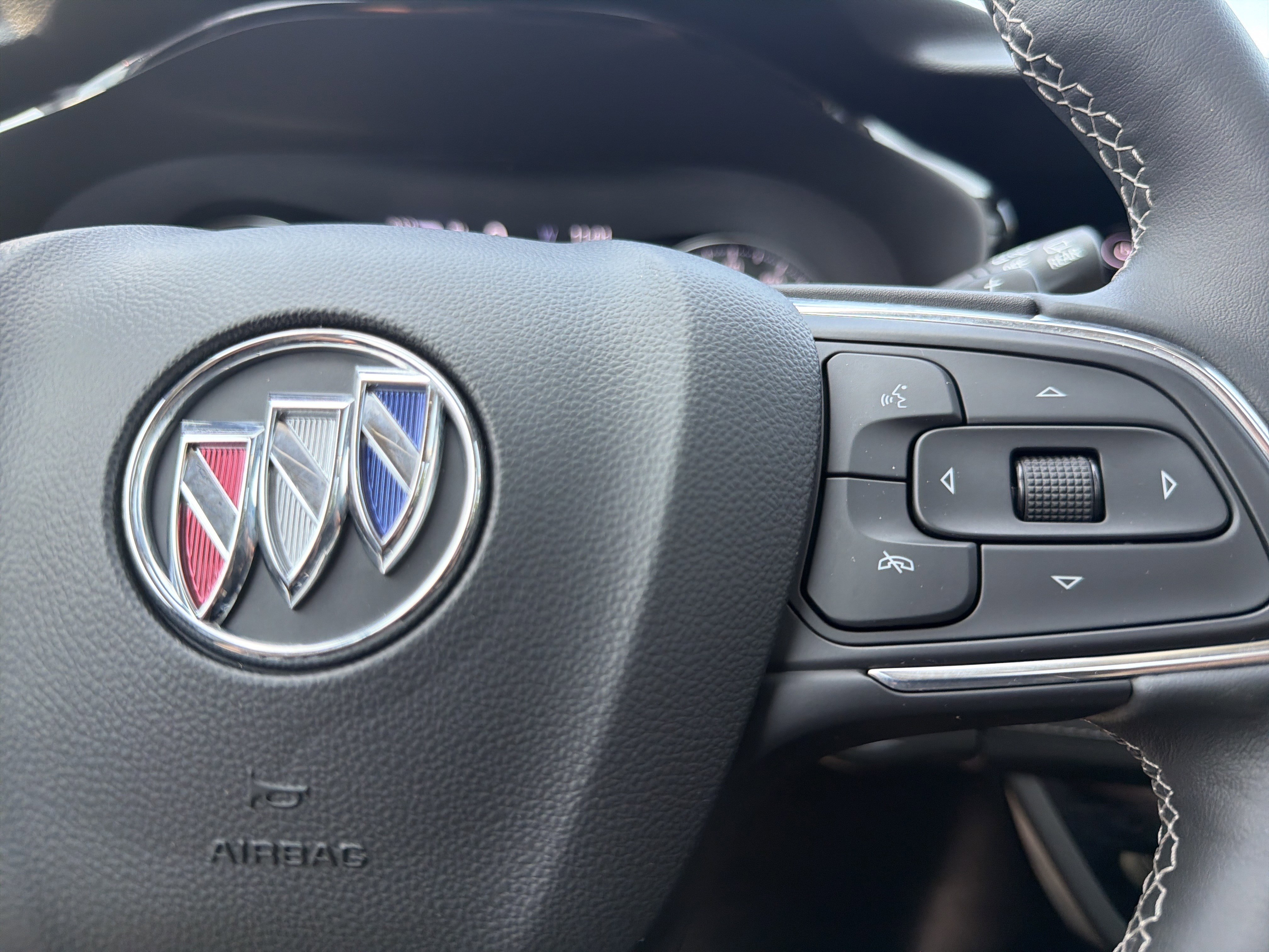 Used 2023 Buick Envision Avenir FWD image 30
