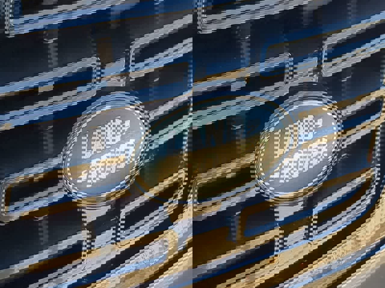 Used 2024 Land Rover Range Rover Sport SE image 12