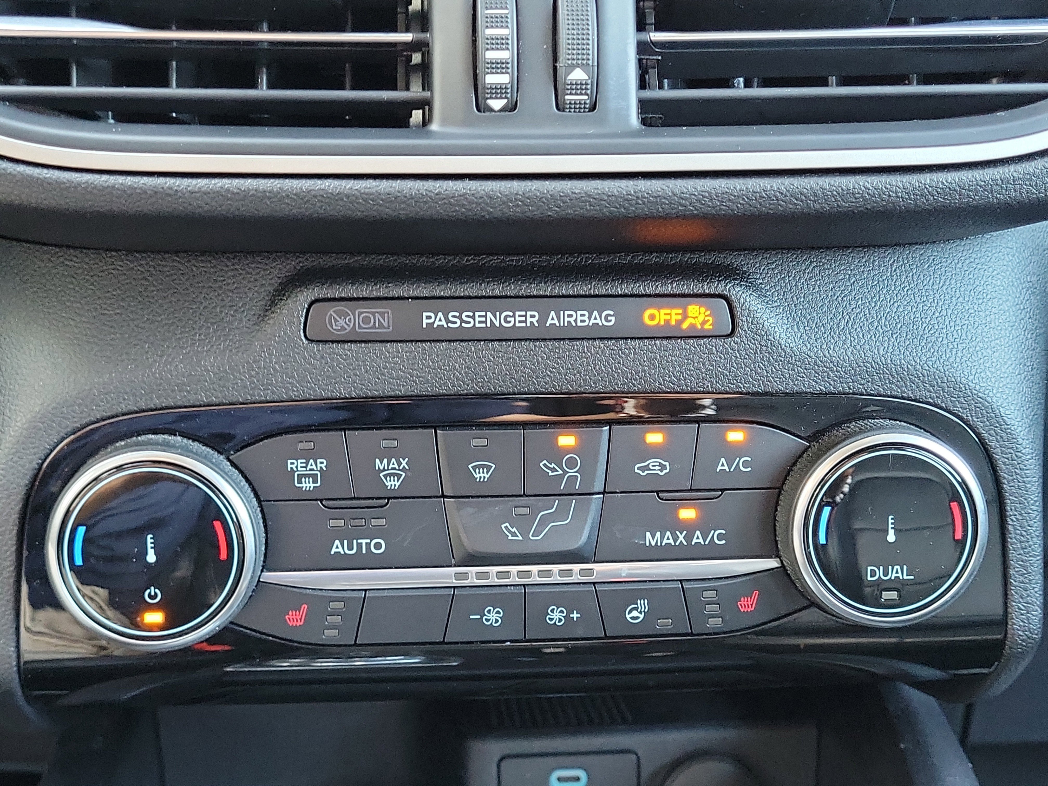 Used 2022 Ford Escape SEL w/ Technology Package image 20