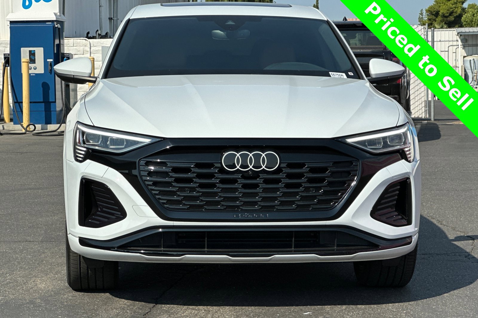Used 2024 Audi Q8 e-tron Premium image 9