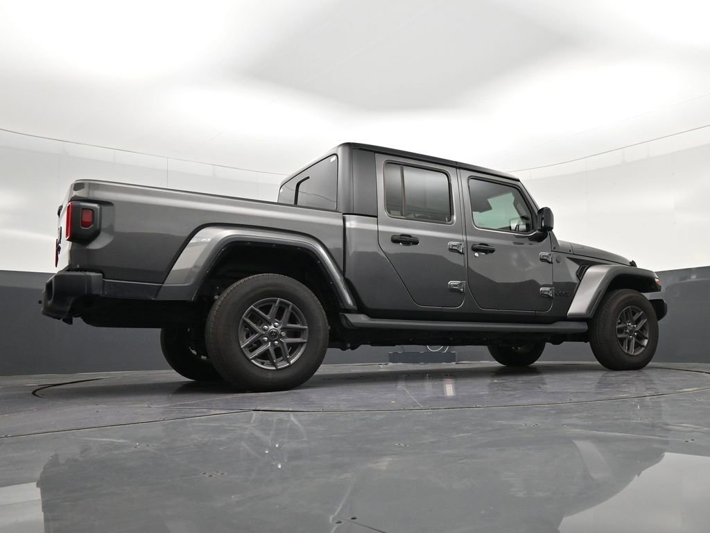 Used 2025 Jeep Gladiator Sport AWD/4WD image 26