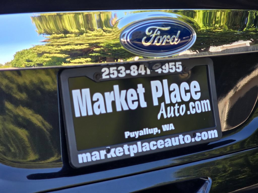 Used 2015 Ford Escape Titanium w/ Equipment Group 301A AWD/4WD image 14
