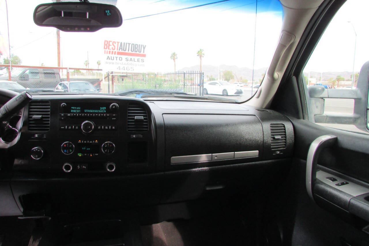 Used 2007 Chevrolet Silverado 2500 LT w/ 2LT Convenience Package AWD/4WD image 31