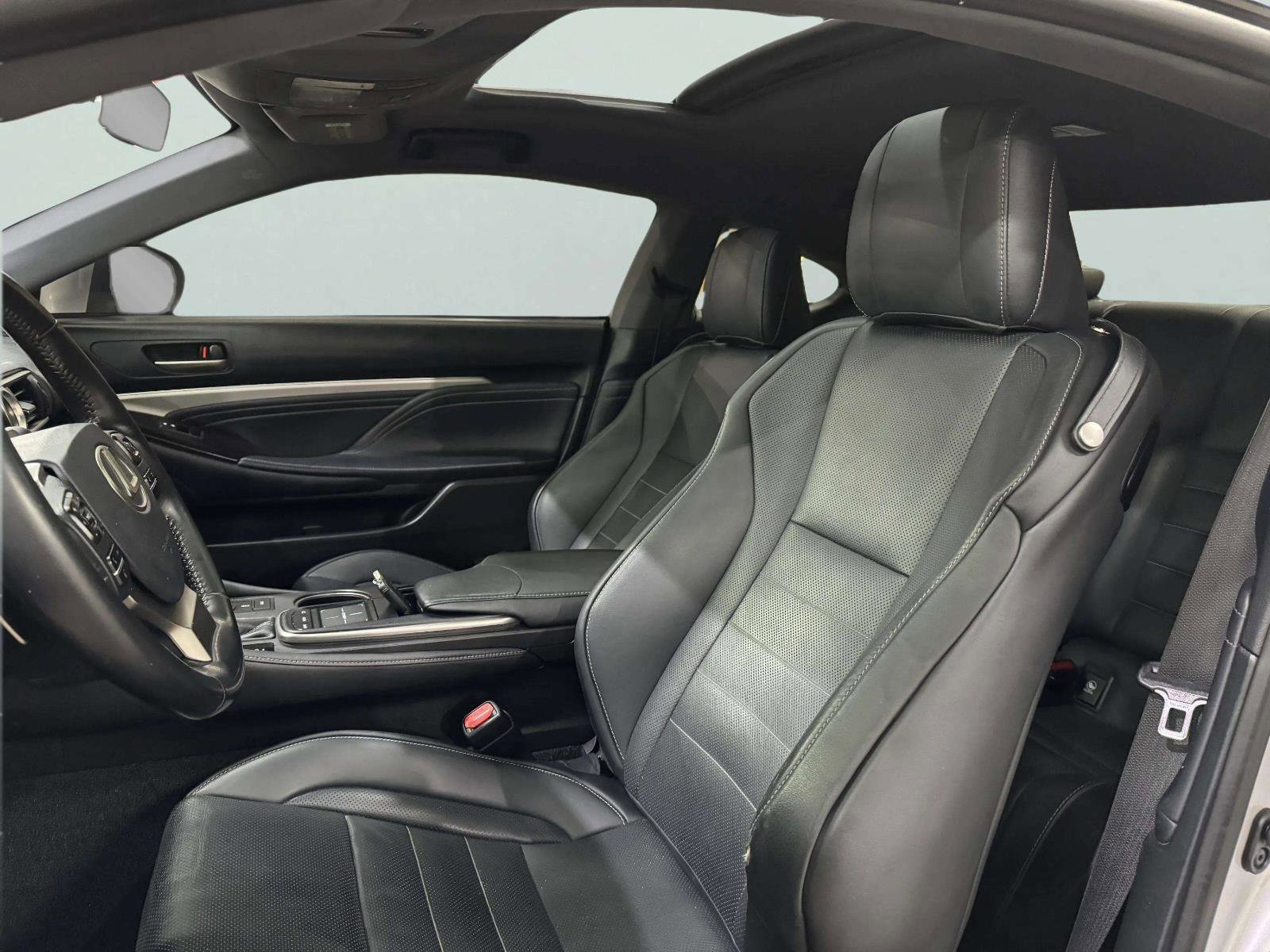 Used 2015 Lexus RC 350 w/ Luxury Package RWD image 19