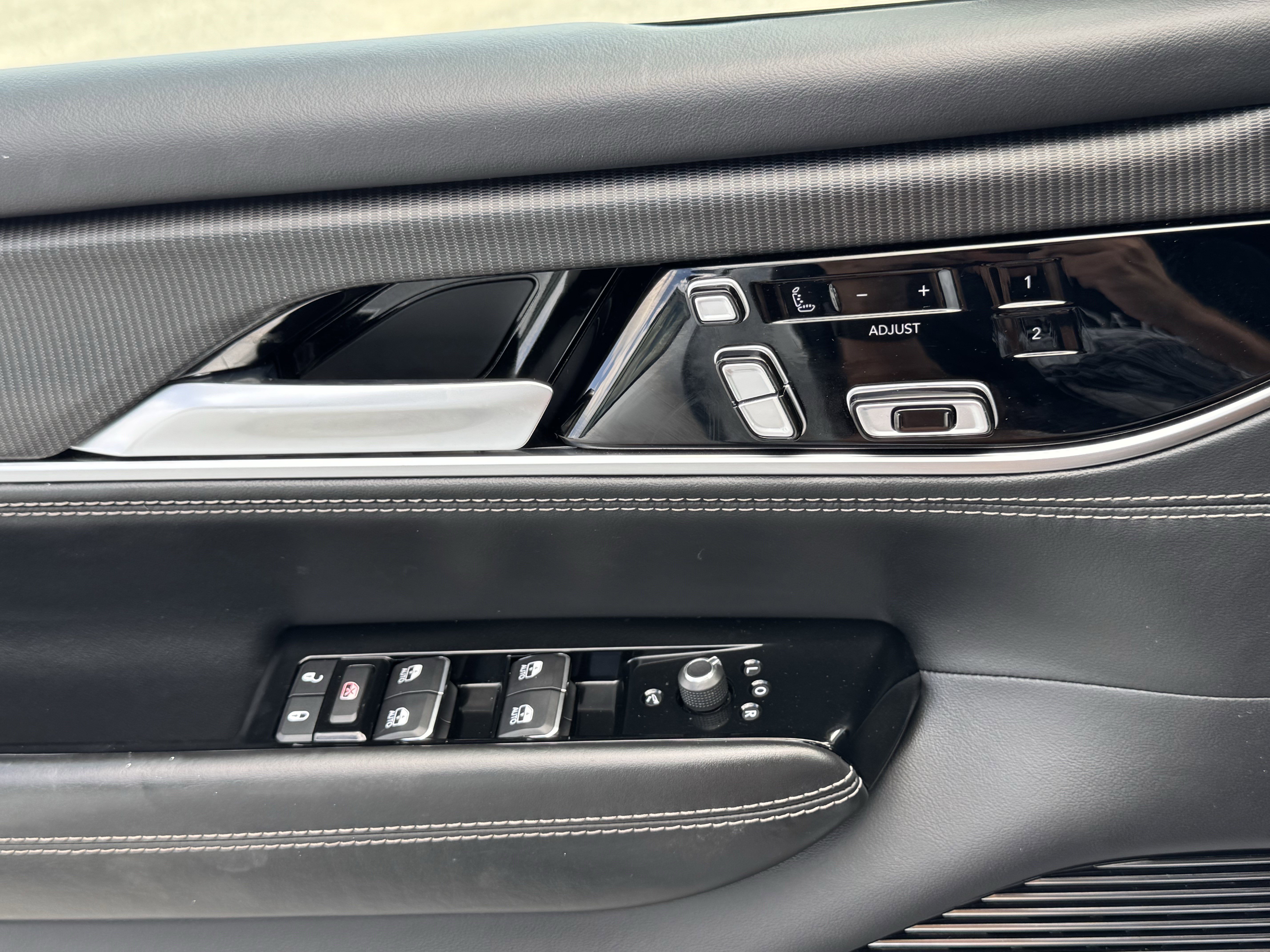 Used 2024 Jeep Grand Wagoneer L Series II w/ Quick Order Packagew 28T image 27