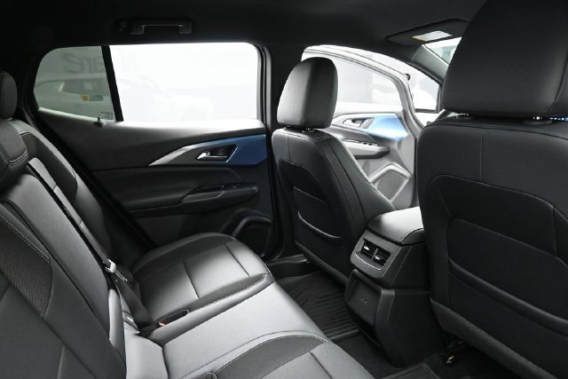 Certified 2024 Chevrolet Equinox EV LT w/ LPO, All-Weather Mat Package FWD image 31