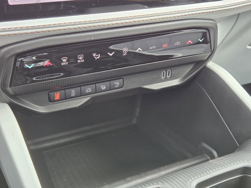 New 2026 Jeep Cherokee Overland w/ Trailer Tow Group image 12