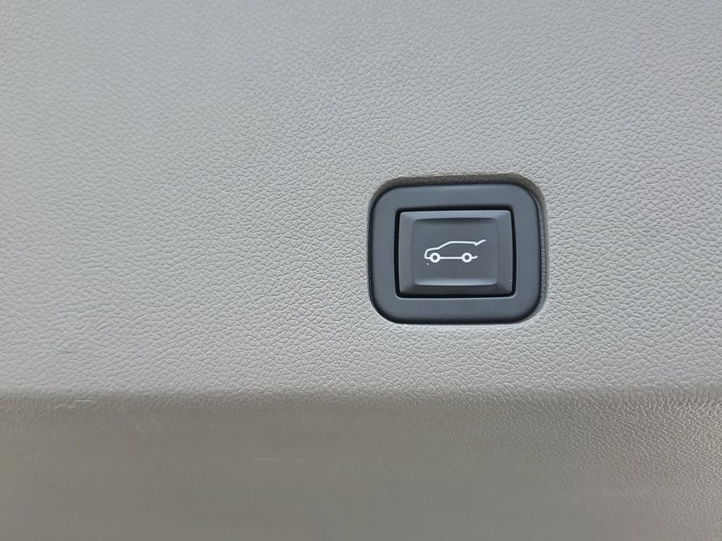 Certified 2023 Cadillac XT6 Premium Luxury image 28