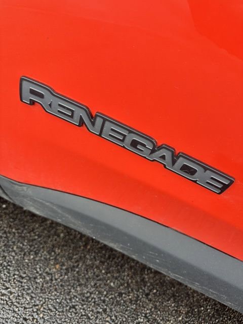 Used 2020 Jeep Renegade Altitude w/ UConnect 8.4 Nav Group FWD image 35