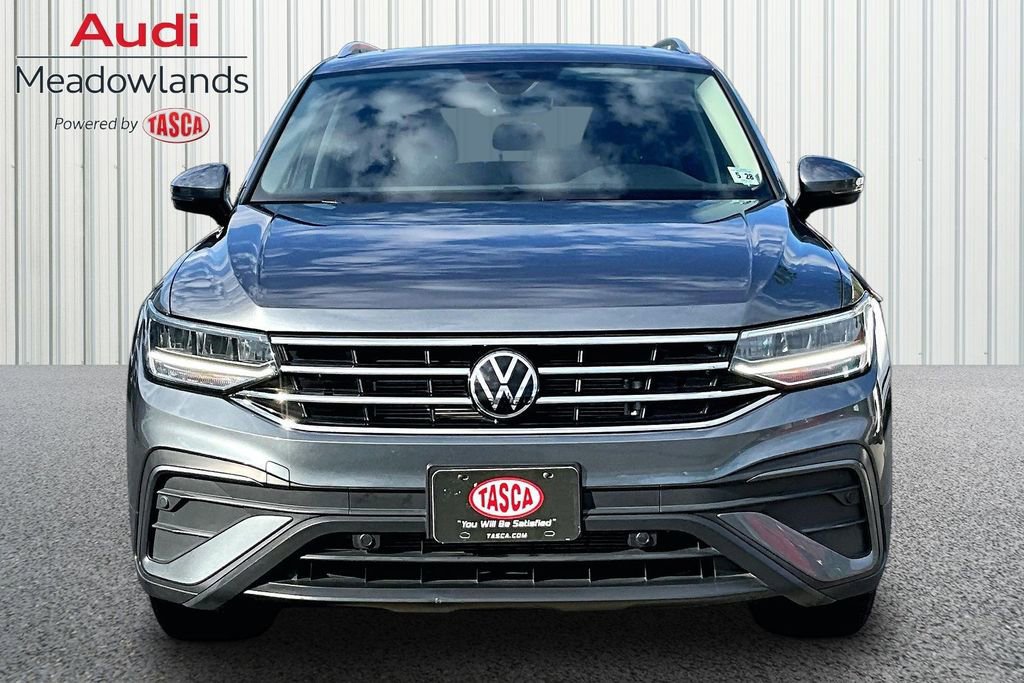 Used 2023 Volkswagen Tiguan SE w/ Panoramic Sunroof Package AWD/4WD image 2