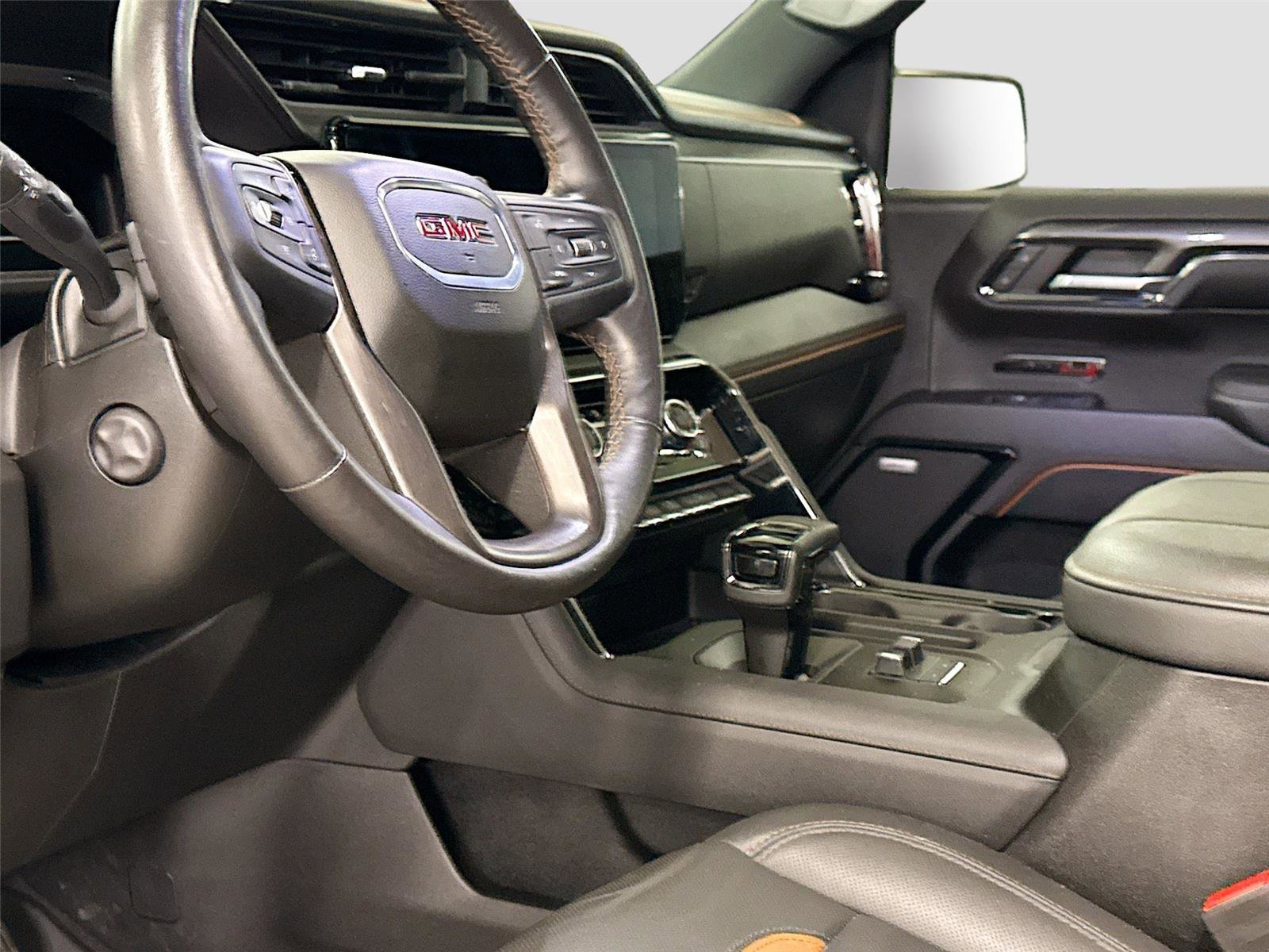 Used 2023 GMC Sierra 1500 AT4 w/ Technology Package image 4