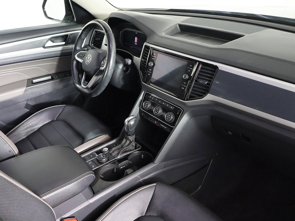 Used 2022 Volkswagen Atlas SEL Premium image 30