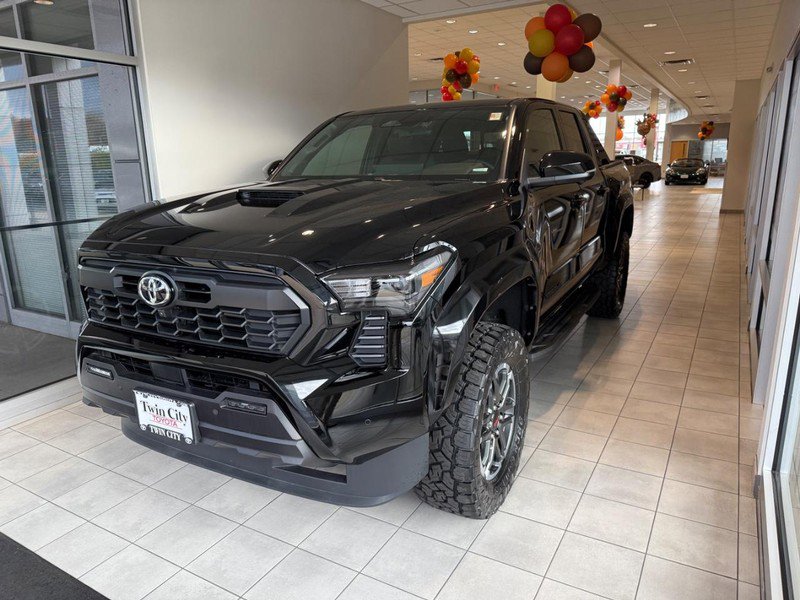 Certified 2025 Toyota Tacoma TRD Sport image 2