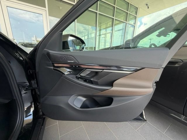 Used 2026 BMW 540i xDrive AWD/4WD image 35