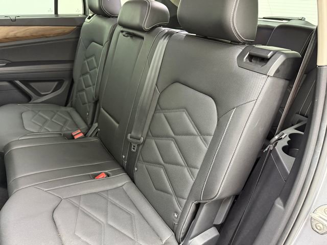 Used 2025 Volkswagen Atlas SE FWD image 33