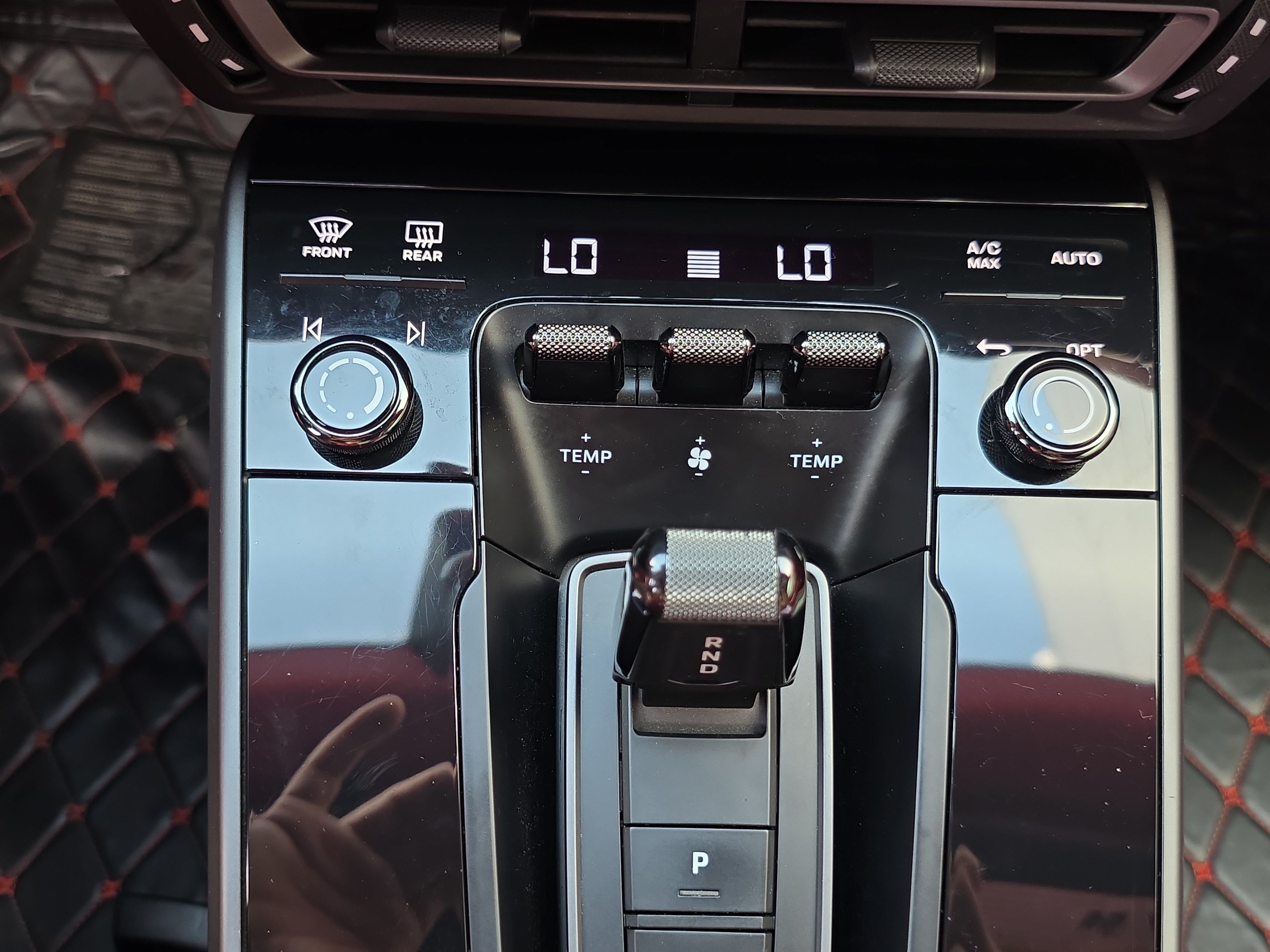 Certified 2024 Porsche 911 Targa 4 AWD/4WD image 23