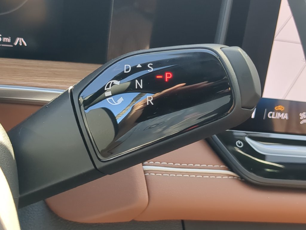 New 2027 Volkswagen Tiguan SEL R-Line AWD/4WD image 26