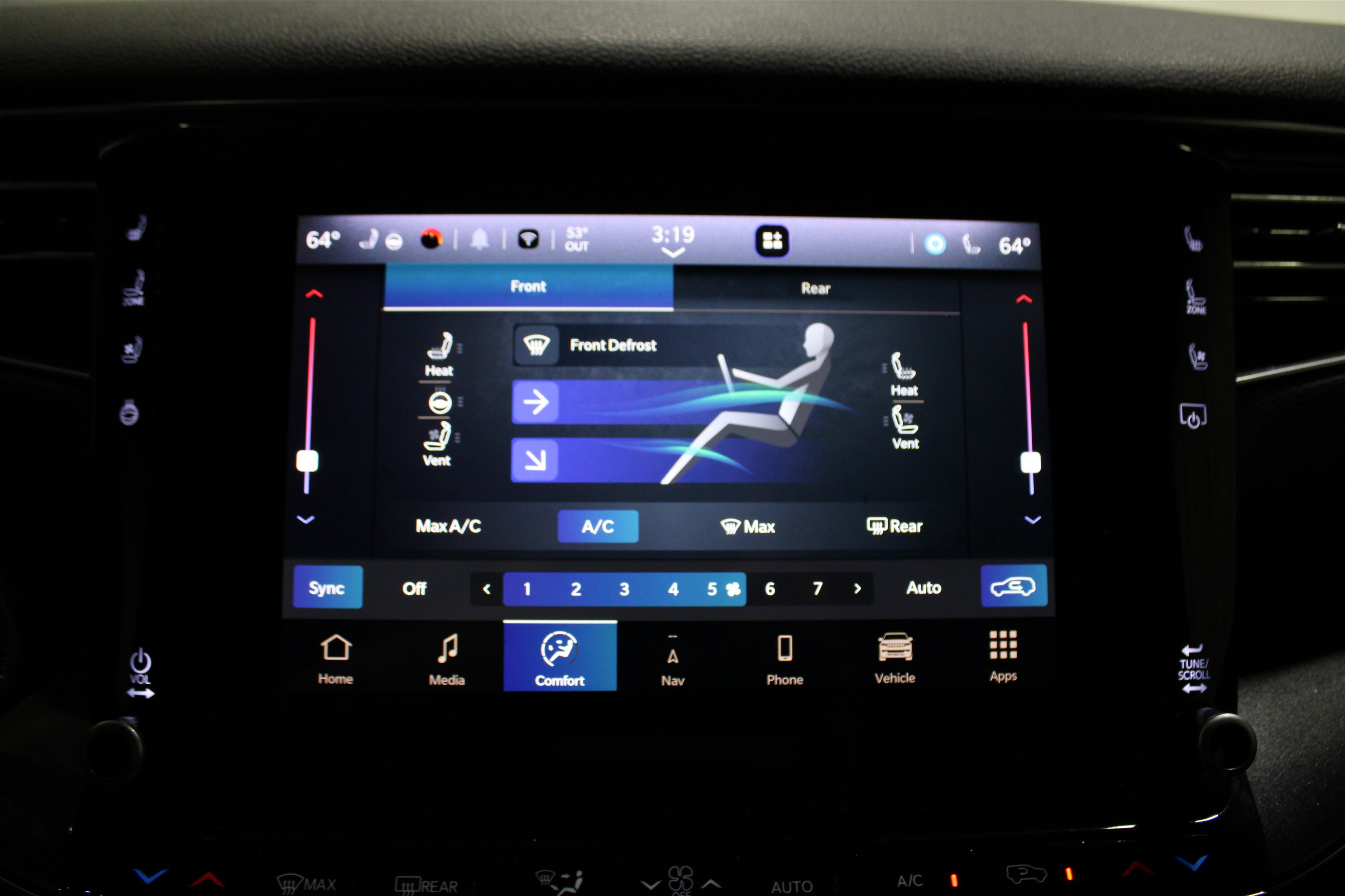 Used 2023 Jeep Wagoneer 4WD w/ Premium Group I image 18