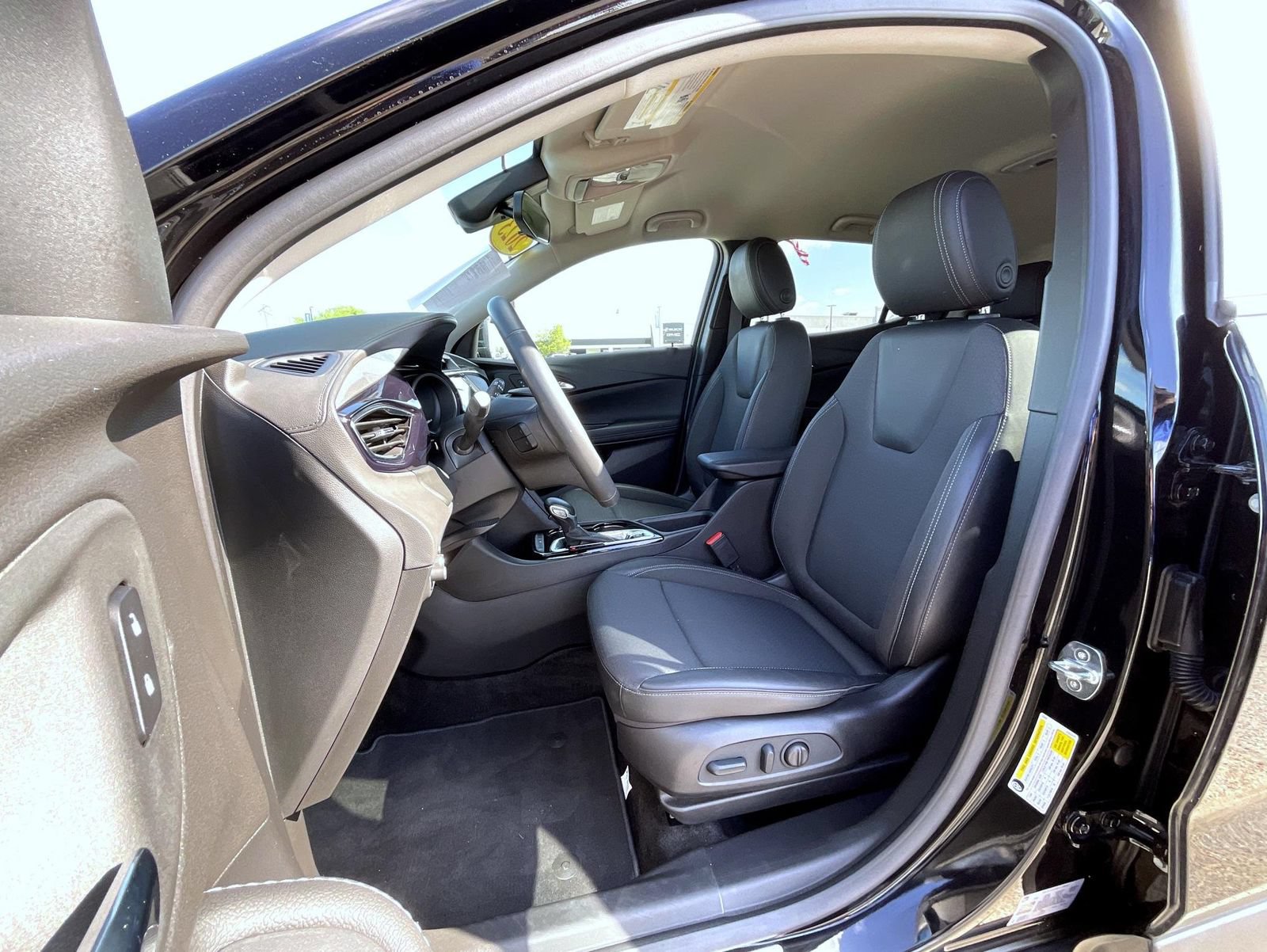 Certified 2023 Buick Encore GX Preferred w/ Cold Weather Comfort Package FWD image 10