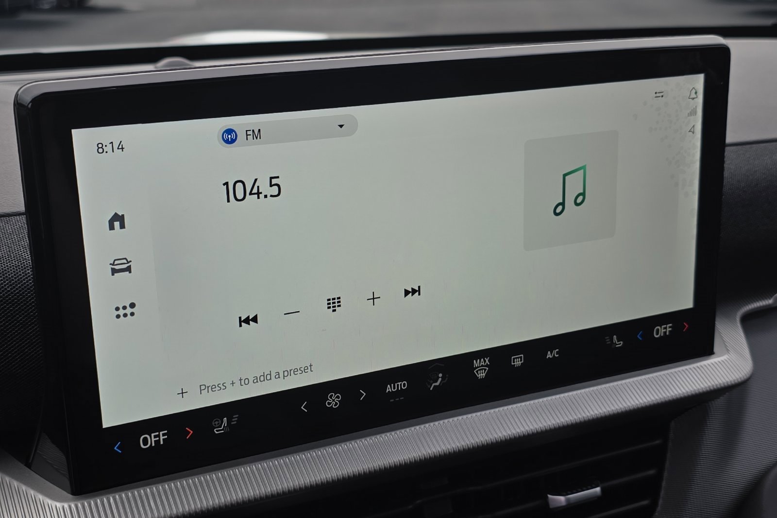 Used 2025 Ford Explorer ST-Line w/ Premium Package image 18