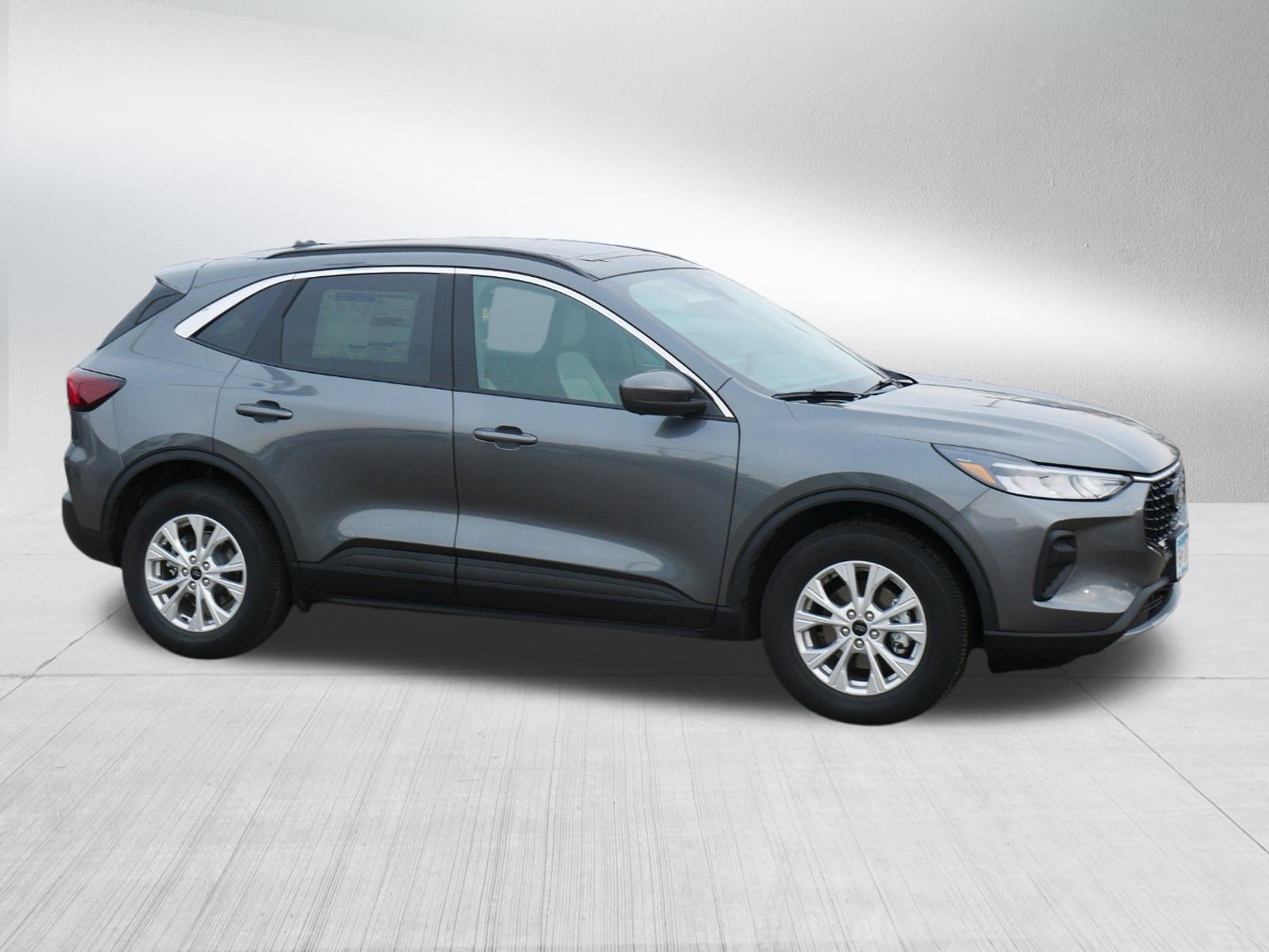 New 2024 Ford Escape Active w/ Tech Pack #2