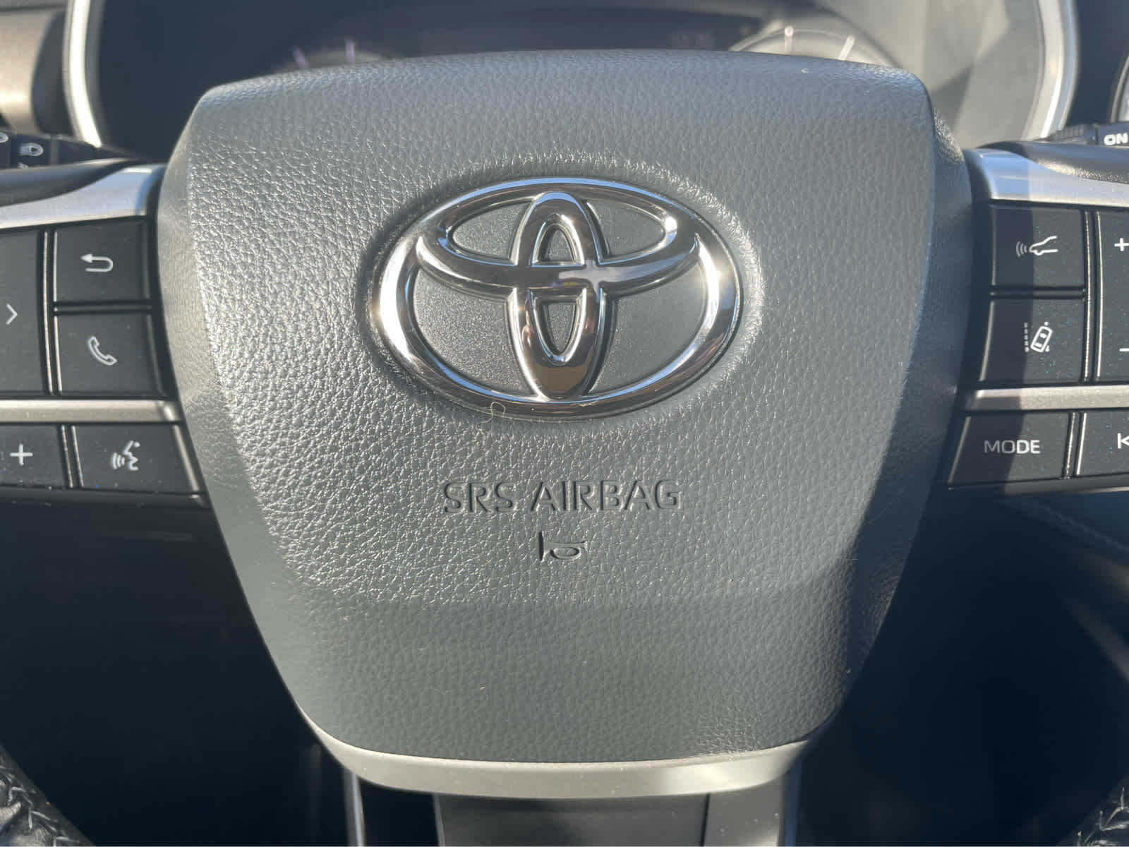 Used 2023 Toyota Highlander XLE image 18