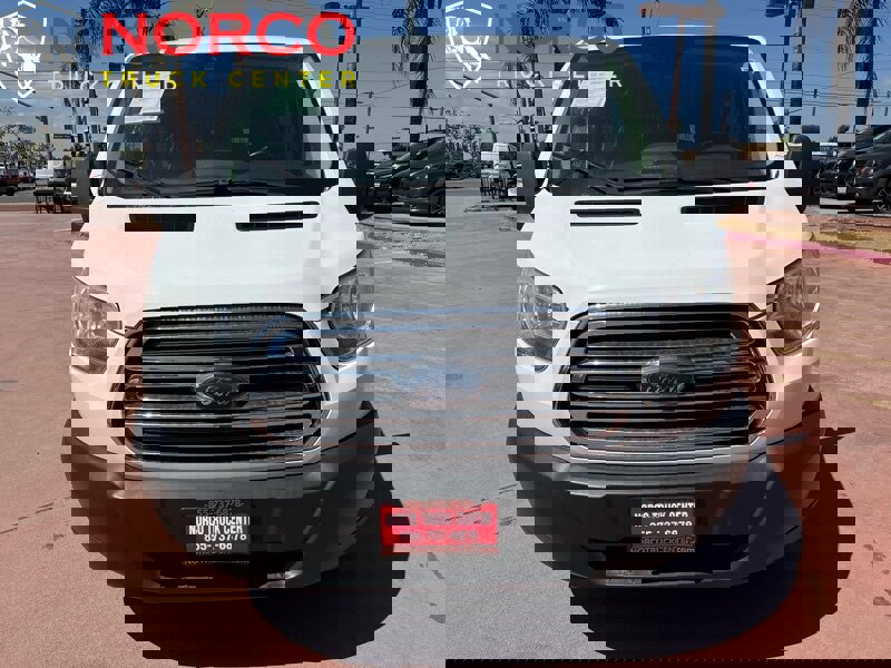 Used 2016 Ford Transit 350 XLT image 3