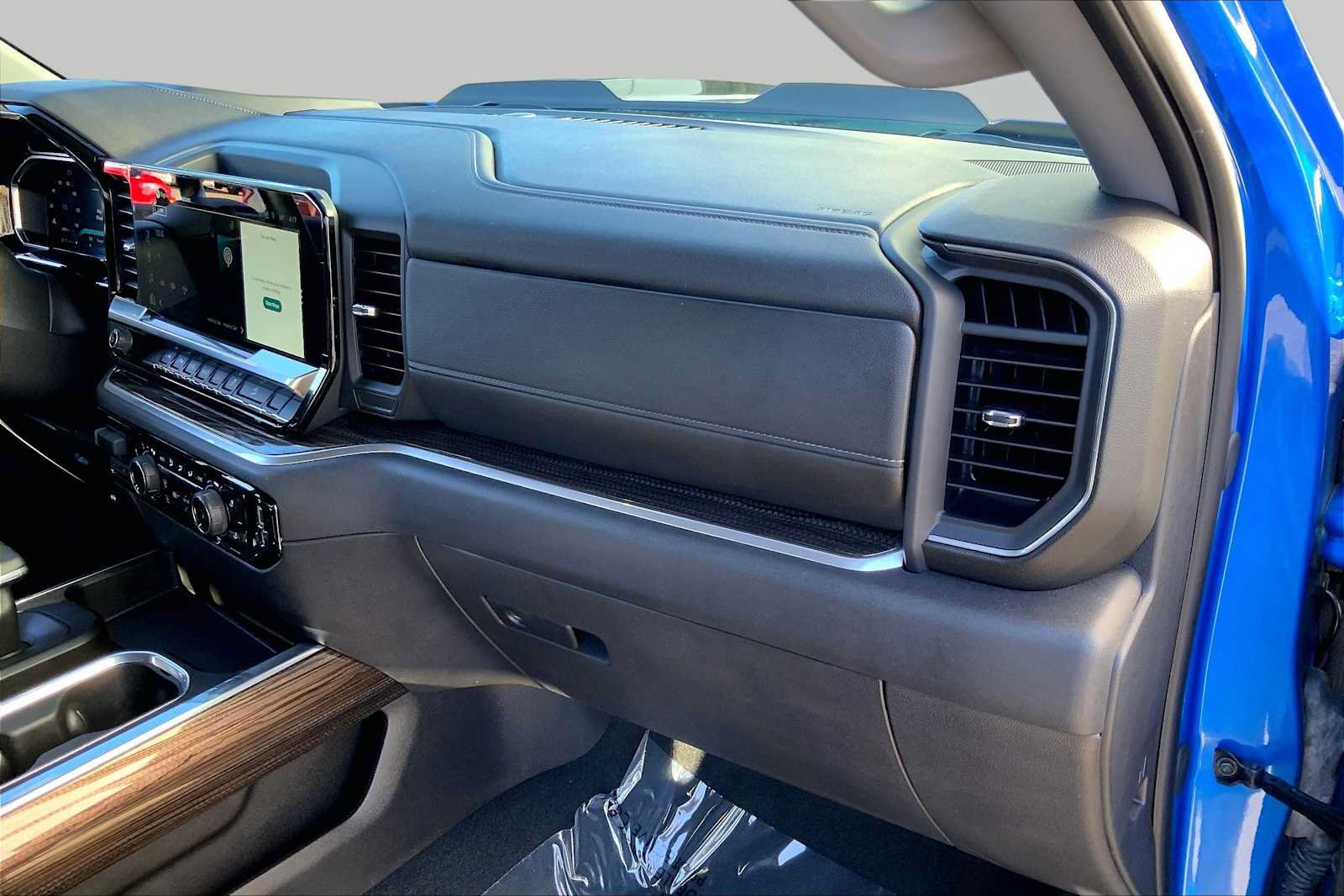Used 2026 Chevrolet Silverado 1500 LT Trail Boss w/ Safety Package AWD/4WD image 18