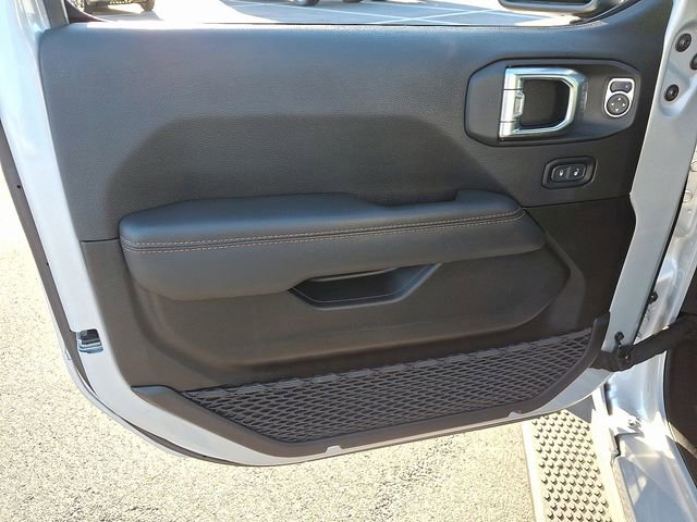 Used 2023 Jeep Wrangler Unlimited Sahara image 12