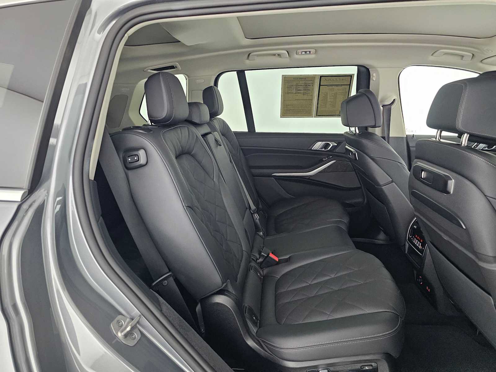 Used 2025 BMW X7 xDrive40i AWD/4WD image 12