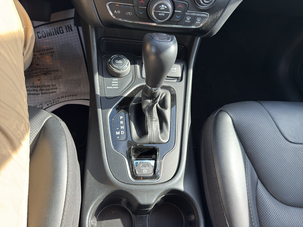 Used 2023 Jeep Cherokee Altitude Lux AWD/4WD image 16