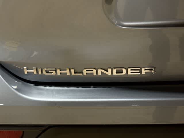 Used 2023 Toyota Highlander XLE AWD/4WD image 27