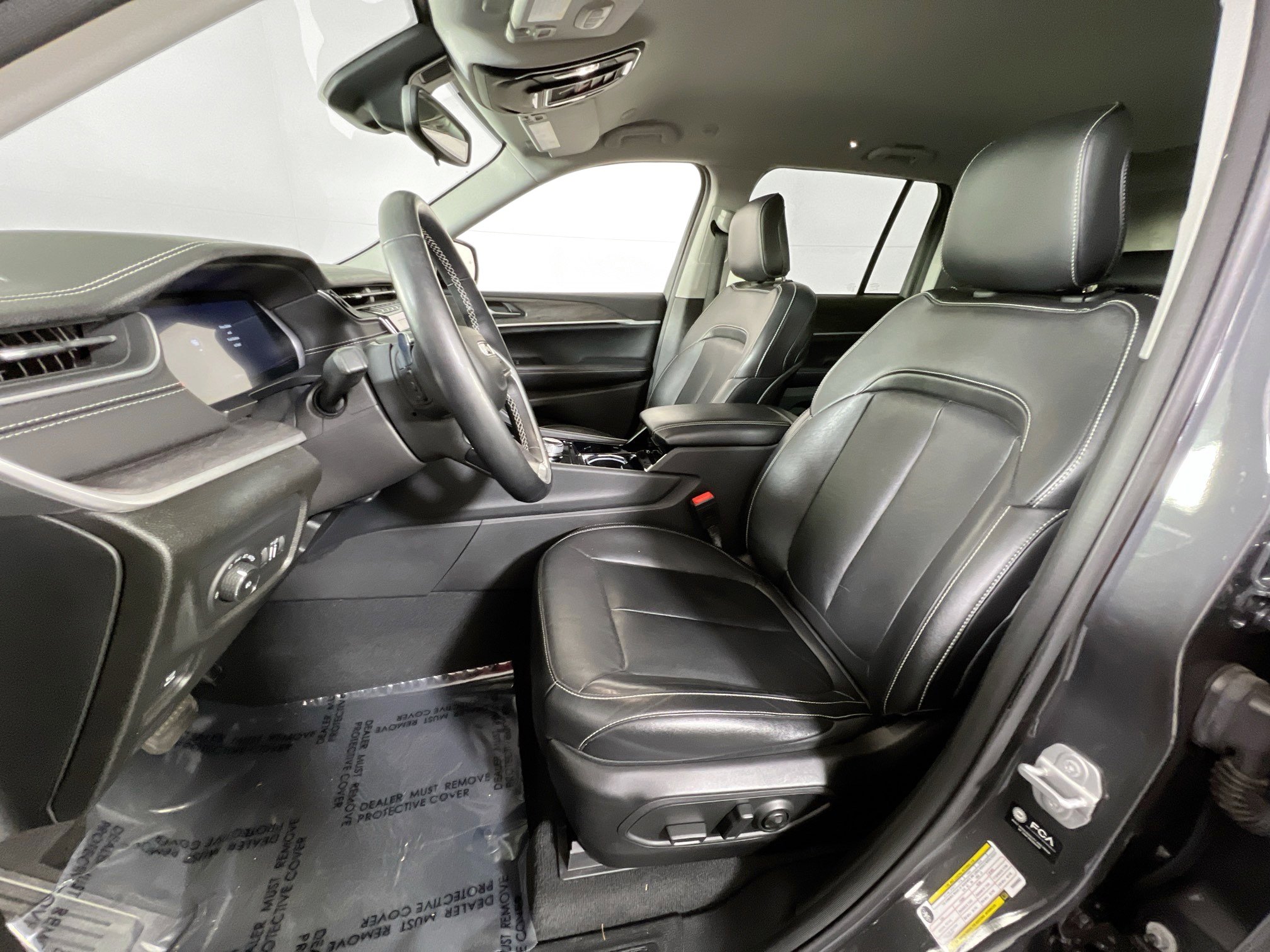 Used 2022 Jeep Grand Cherokee Limited image 20