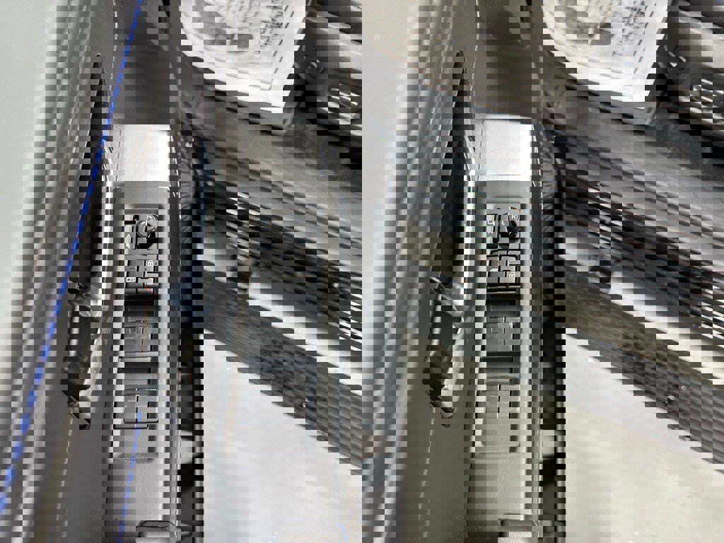 Used 2025 Toyota Tundra Platinum image 9