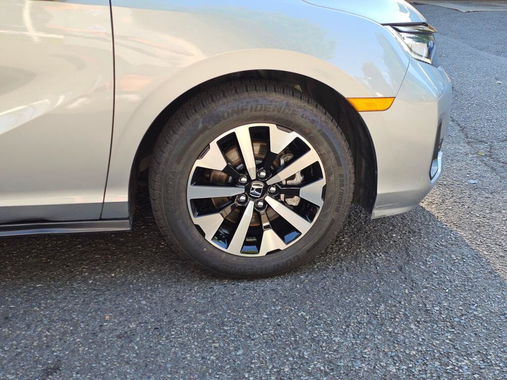 Used 2025 Honda Odyssey EX-L image 9