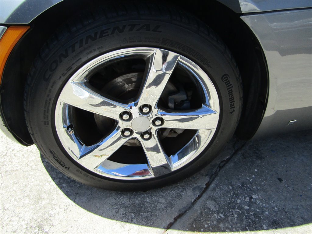 Used 2007 Pontiac Solstice Convertible w/ Premium Package image 10