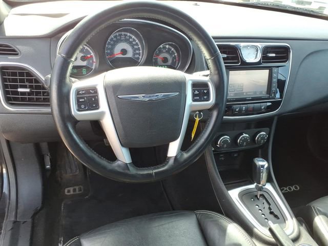 Used 2011 Chrysler 200 Limited FWD image 16