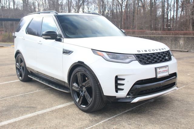 Used 2025 Land Rover Discovery Dynamic SE image 10